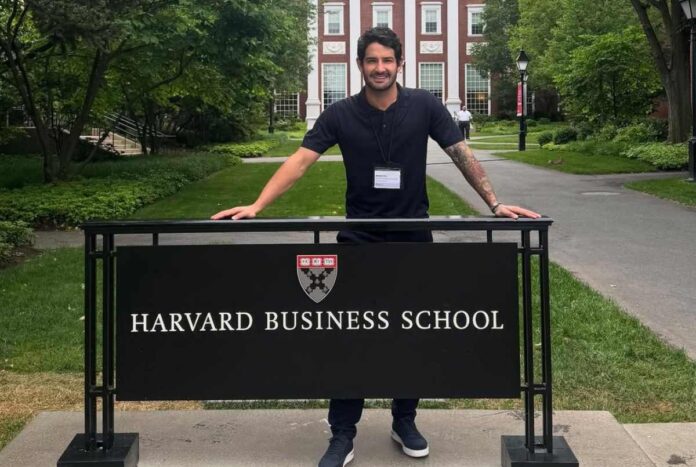 alexandre-pato-celebra-conclusao-de-curso-em-harvard:-“minha-missao”