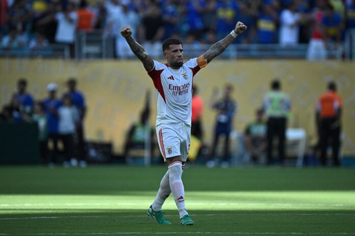 mundial:-em-jogo-de-tres-expulsoes,-benfica-empata-com-boca-juniors