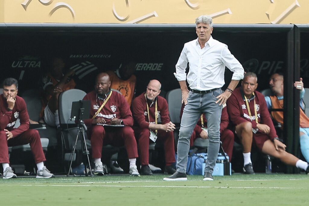 “nao-estou-surpreso”,-avalia-renato-gaucho-apos-boa-estreia-no-mundial