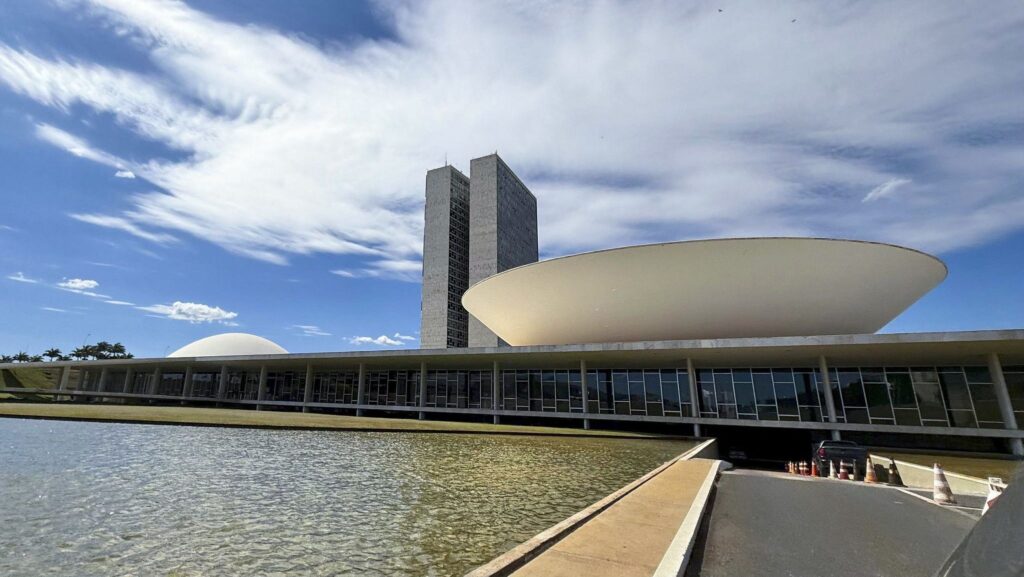 foco-de-criticas,-mp-de-taxacoes-recebe-mais-de-600-sugestoes-de-emendas