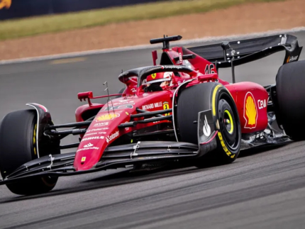 formula-1:-ferrari-atende-pedido-de-lewis-hamilton,-mas-cobra-entrega-em-pista