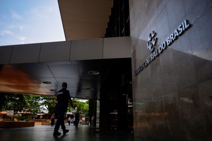 bc-sinaliza-juros-em-15%-por-tempo-“bastante-prolongado”;-leia-comunicado