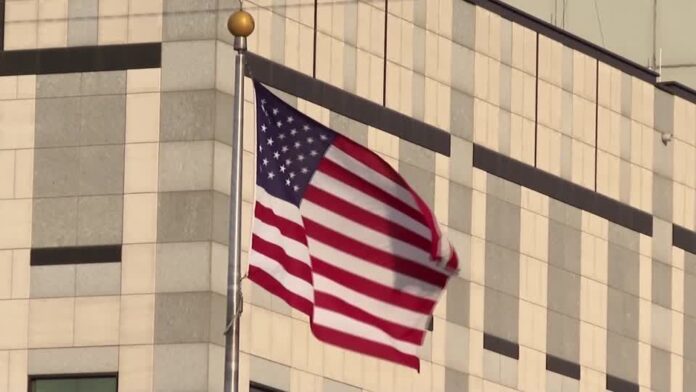 eua-planeja-retirar-americanos-que-desejam-deixar-israel,-diz-embaixador