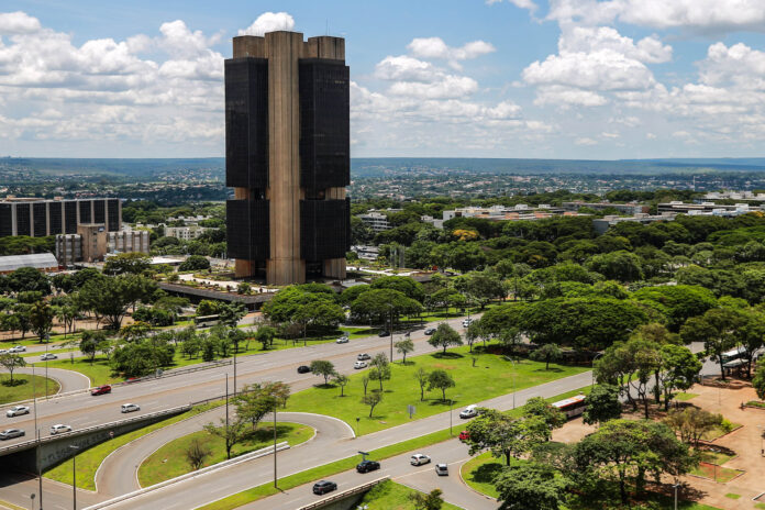 a-15%,-maior-selic-em-quase-20-anos-frustra-governo.-veja-perspectivas