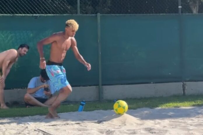video:-yamal-joga-futevolei-com-neymar-no-rio-de-janeiro