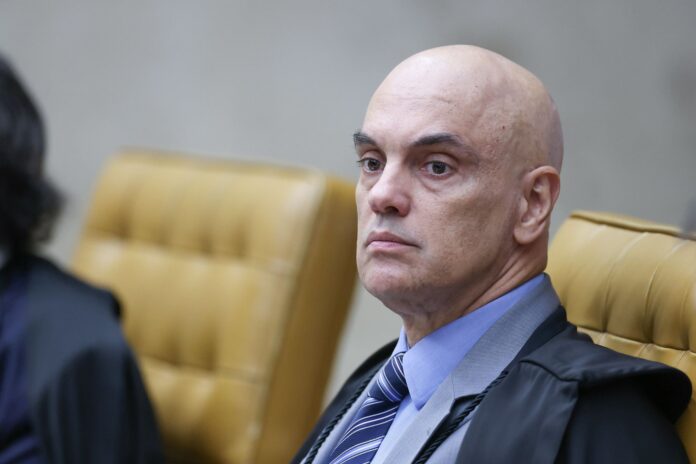 moraes-manda-investigar-juiz-que-soltou-homem-que-quebrou-relogio-no-8/1