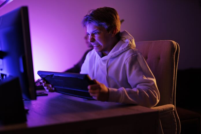gamers-podem-ter-risco-aumentado-de-desenvolver-bruxismo.-entenda