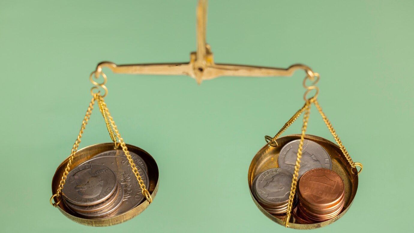queda-dos-juros-passa-por-ajuste-fiscal,-dizem-economistas