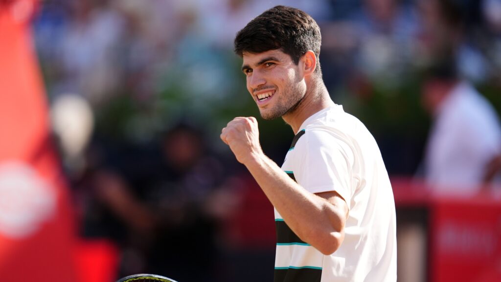 alcaraz-vence-e-vai-a-final-de-queen’s-contra-tcheco-lehecka
