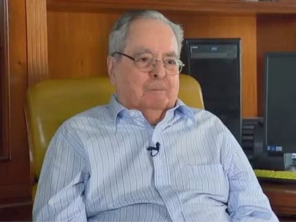 apos-1-mes-internado,-benedito-ruy-barbosa-recebe-alta-e-deixa-hospital