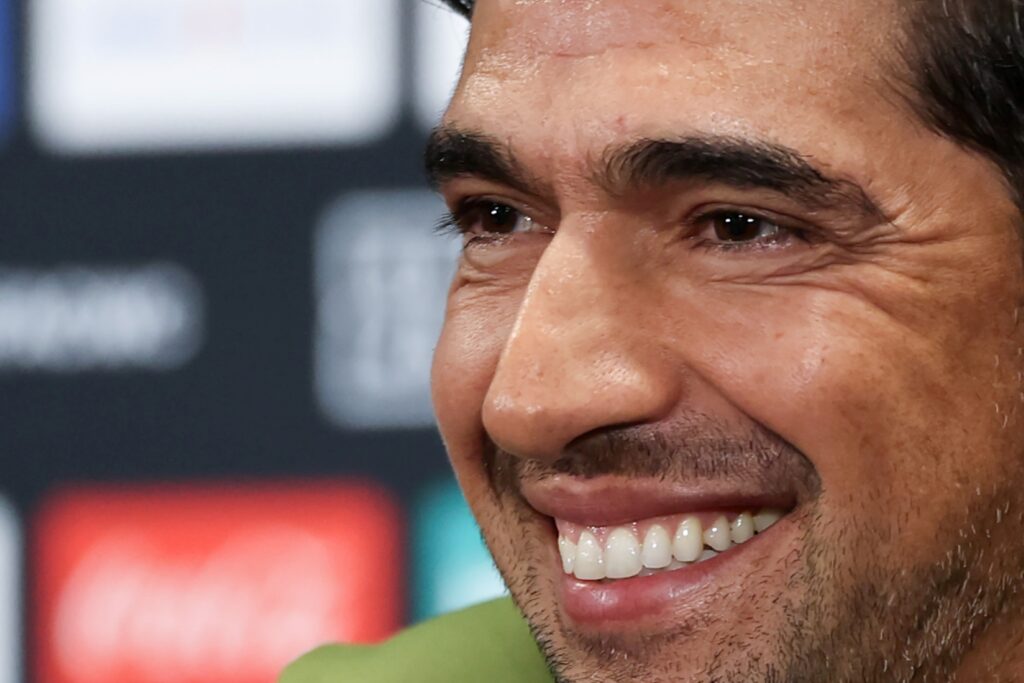 abel-ferreira-indica-renovacao-com-o-palmeiras-ate-2027