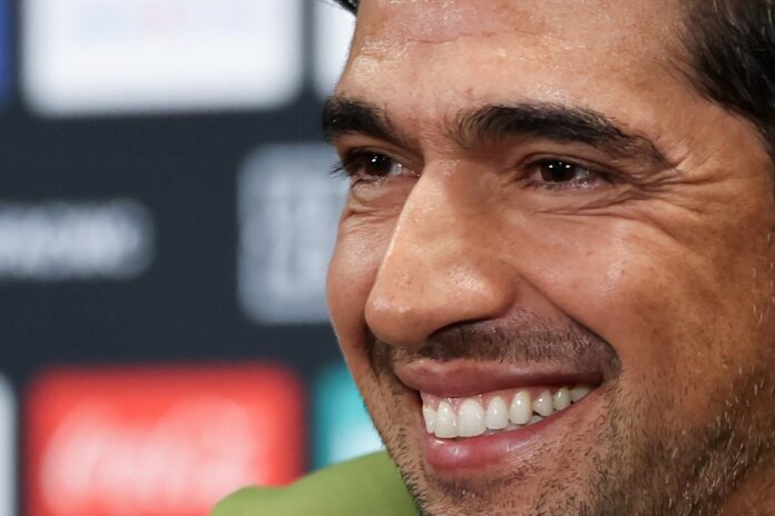 abel-ferreira-indica-renovacao-com-o-palmeiras-ate-2027