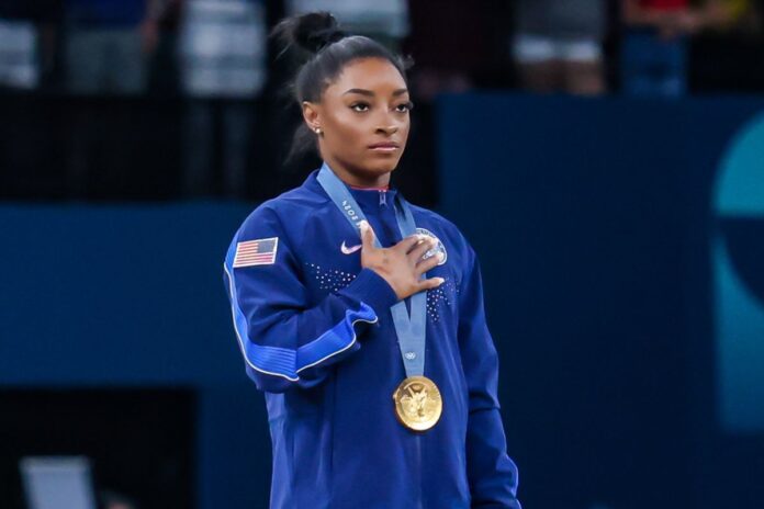 simone-biles-desativa-conta-no-x-apos-polemica-com-riley-gaines