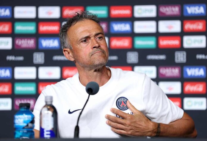 luis-enrique-detona-gramados-do-mundial:-“bola-pula-como-um-coelho”