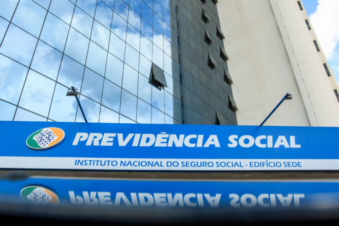 servidores-denunciam-falhas-nos-sistemas-do-inss:-“atrasa-tudo”