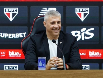 hernan-crespo-e-apresentado-no-sao-paulo-e-foca-em-reacao-no-brasileirao