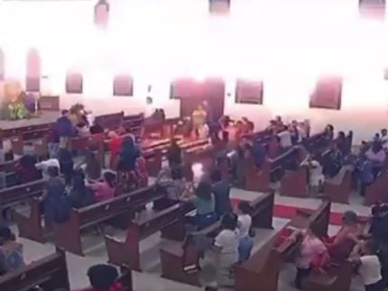 rojao-explode-dentro-de-igreja-e-assusta-fieis-na-bahia
