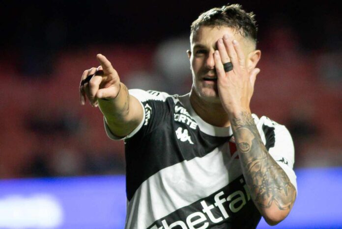vegetti-e-trunfo-do-vasco-para-duelo-contra-o-botafogo-em-brasilia