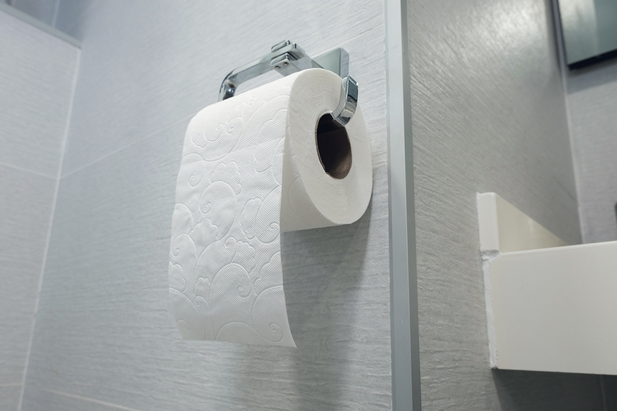 por-que-pendurar-o-papel-higienico-errado-pode-ser-um-risco-a-saude