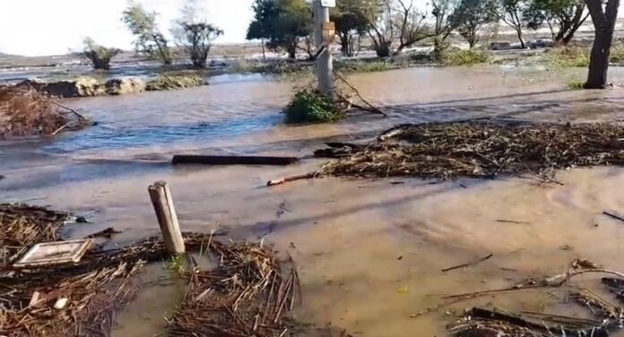 guaiba-atinge-cota-de-inundacao-no-cais-maua,-em-porto-alegre