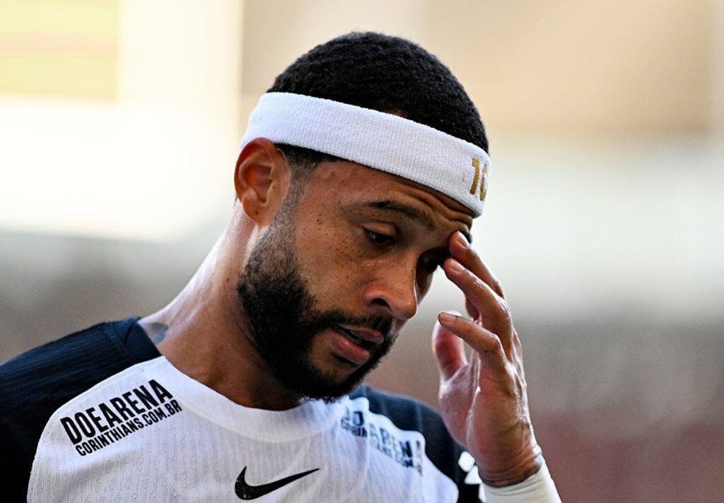 ultimato:-memphis-depay-notifica-corinthians-por-divida-milionaria