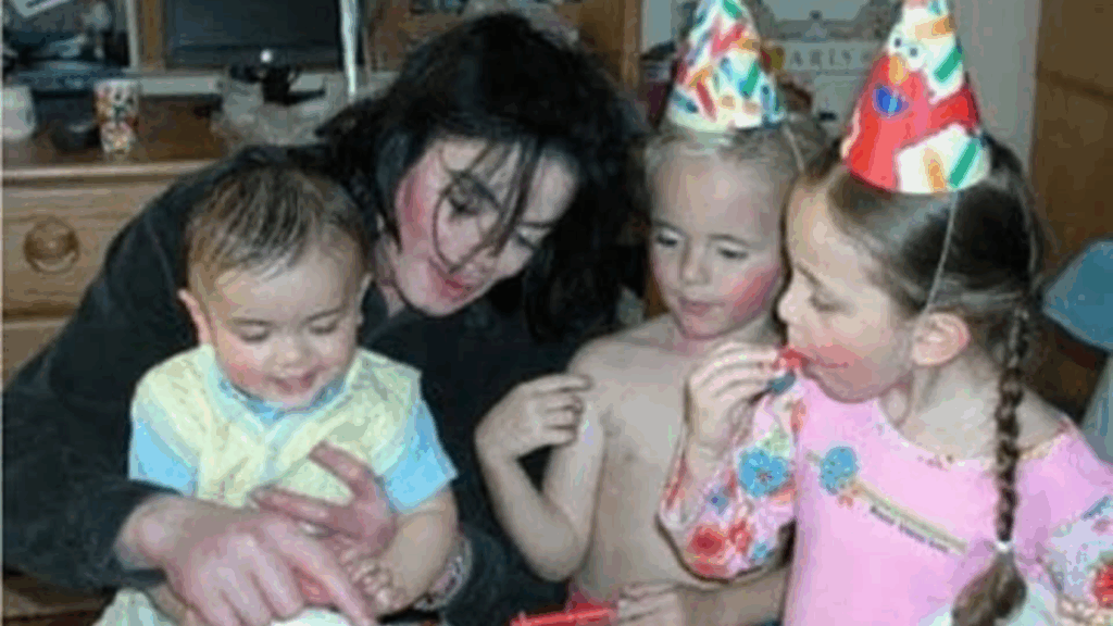 filho-de-michael-jackson-relembra-infancia-no-aniversario-da-morte-do-pai