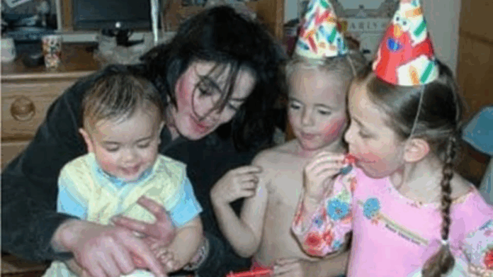 filho-de-michael-jackson-relembra-infancia-no-aniversario-da-morte-do-pai
