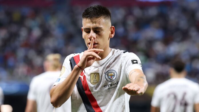 joia-do-manchester-city-aparece-de-muletas-no-mundial-de-clubes;-entenda
