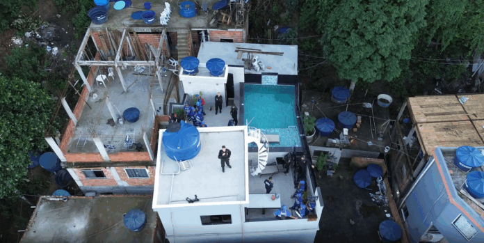 mansoes-de-traficantes-sao-demolidas-em-operacao-na-rocinha;-veja-imagens