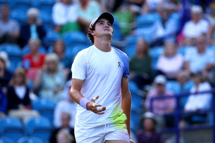 apos-adiamento,-joao-fonseca-perde-para-taylor-fritz-em-eastbourne