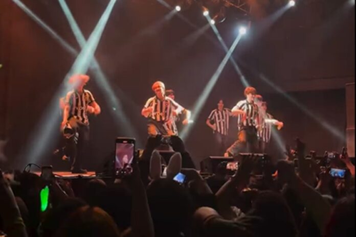video:-grupo-de-k-pop-faz-show-com-a-camisa-do-botafogo