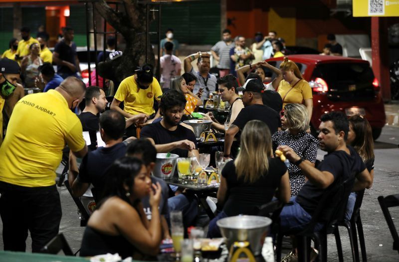 confianca-de-servicos-no-brasil-volta-a-recuar-em-junho,-diz-fgv