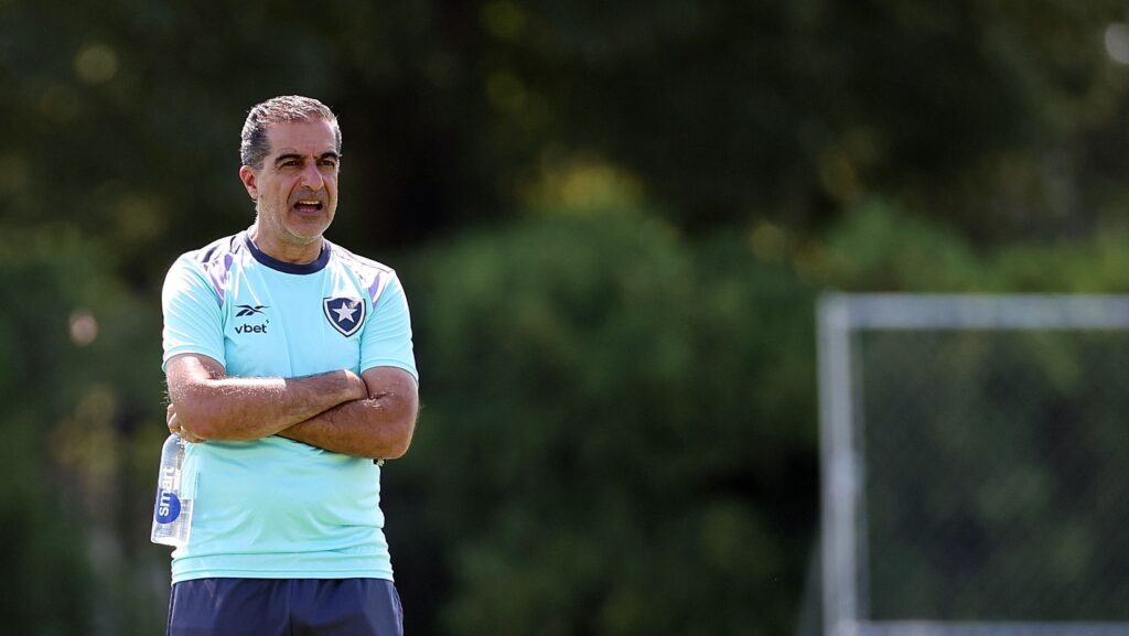 escalacao-do-botafogo:-paiva-mantem-misterio-para-jogo-com-o-palmeiras