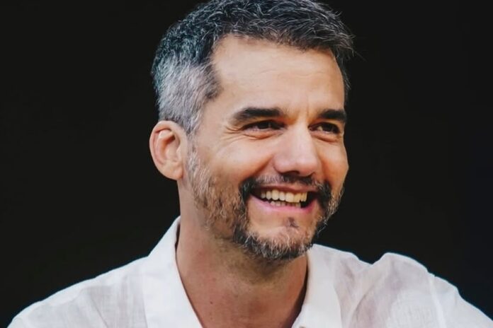 filho-de-wagner-moura-posta-foto-com-o-pai-e-semelhanca-agita-a-web
