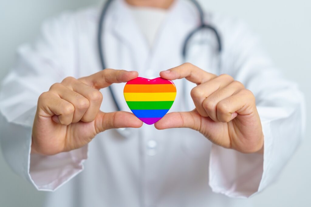 dia-do-orgulho:-doencas-que-ainda-sao-pouco-discutidas-na-saude-lgbt