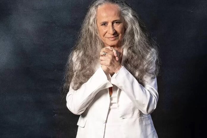 maria-bethania-revela-que-o-pai-ganhou-premio-da-loteria