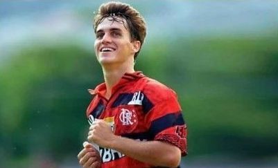 savio-relembra-vitoria-do-flamengo-sobre-bayern-e-diz:-“vai-ser-2-a-1”