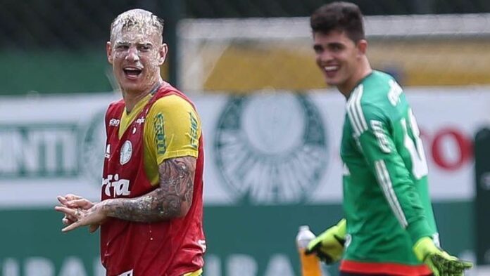 michel-bastos-relembra-briga-do-palmeiras-com-roger-guedes:-“ele-mereceu”