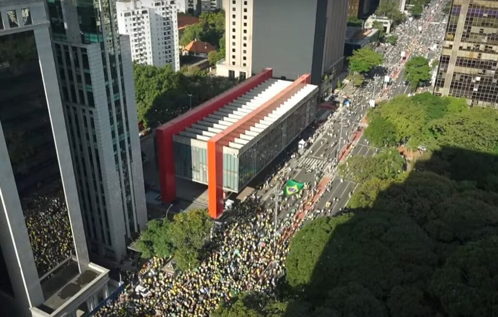 usp-diz-que-12,4-mil-foram-a-ato-de-bolsonaro;-pm-ainda-nao-divulgou-numero