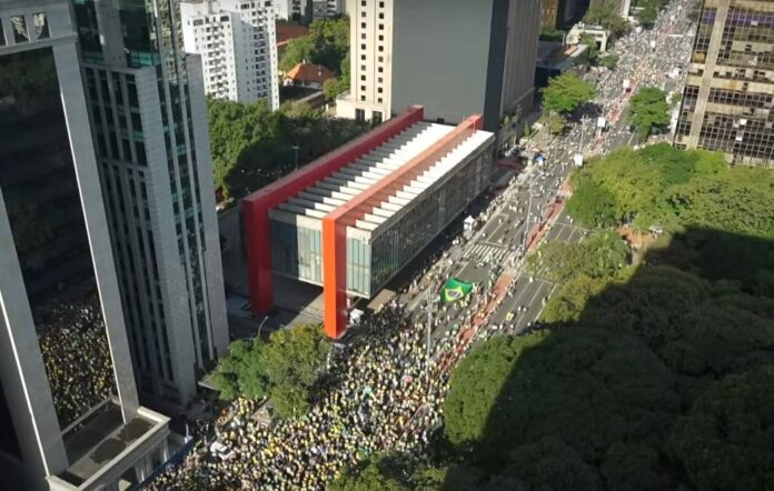 usp-diz-que-12,4-mil-foram-a-ato-de-bolsonaro;-pm-ainda-nao-divulgou-numero