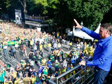 em-manifestacao-na-paulista,-bolsonaro-diz-que-“jamais-passaria-faixa-para-um-ladrao”