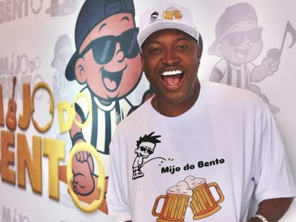 thiaguinho-brinda-e-faz-pre-festa-para-a-chegada-do-filho