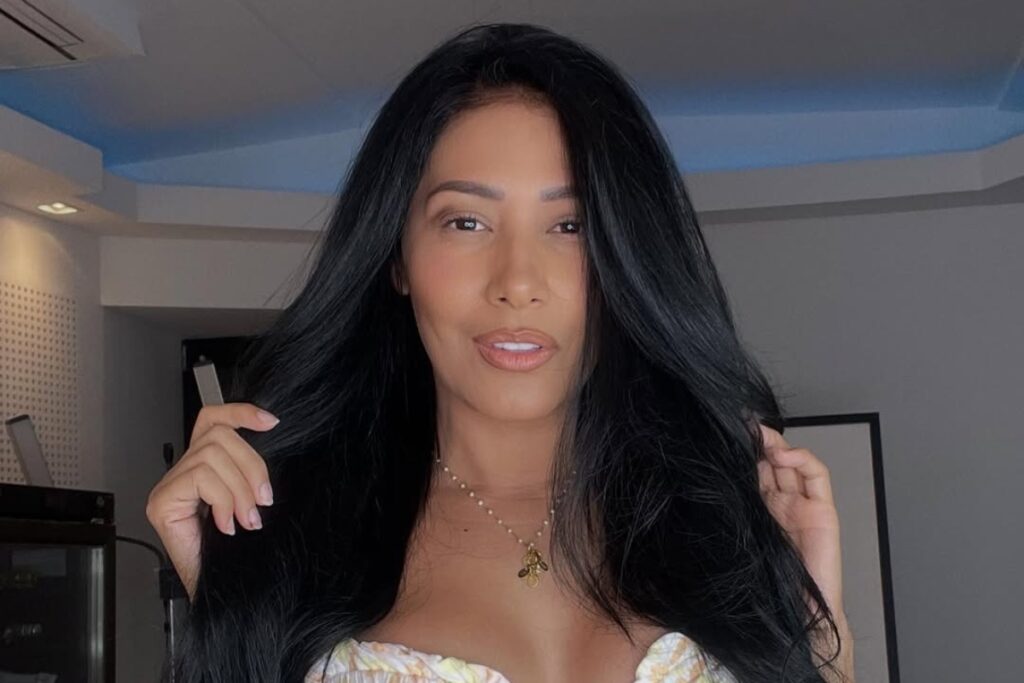 simaria-quase-tira-o-vestido-em-clique-ousado-e-fas-piram