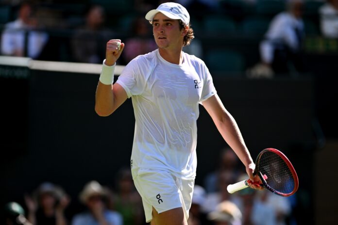 joao-fonseca-derrota-jacob-fearnley-e-avanca-em-wimbledon