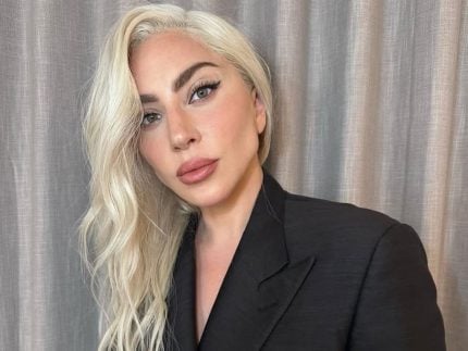 golpe-com-assinatura-falsa-de-lady-gaga-leva-fbi-a-investigar-venda-de-obra-de-arte