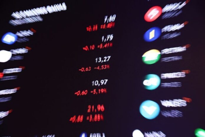 com-alta-de-15%,-ibovespa-vive-melhor-primeiro-semestre-desde-2016
