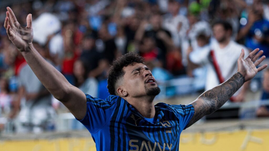 marcos-leonardo-se-emociona-ao-lembrar-da-mae-apos-vitoria-sobre-o-city