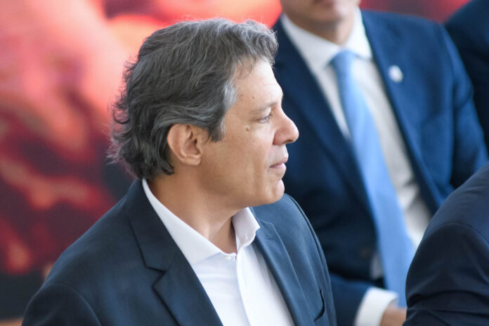 sob-pressao-em-brasilia,-haddad-inicia-giro-focado no exterior