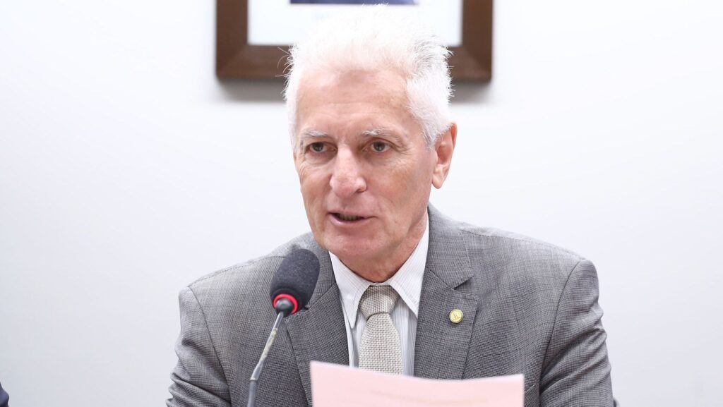 pt-tenta-acordo-com-centrao-sobre-revisao-de-beneficios-fiscais