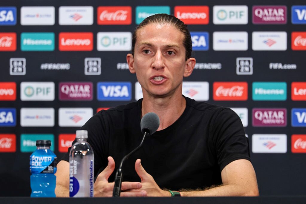 flamengo-se-manifesta-e-garante-autonomia-de-filipe-luis-apos-mundial